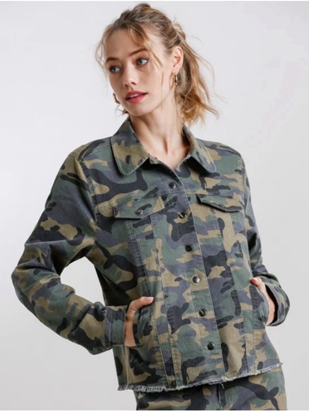 Umgee Green Camouflage Utility Jacket with Snap Buttons and Pockets